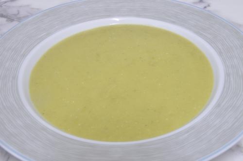 Jak uvařit australský sametový hráškový krém s cuketou? Snadné recept, připravený za Do 30 minut